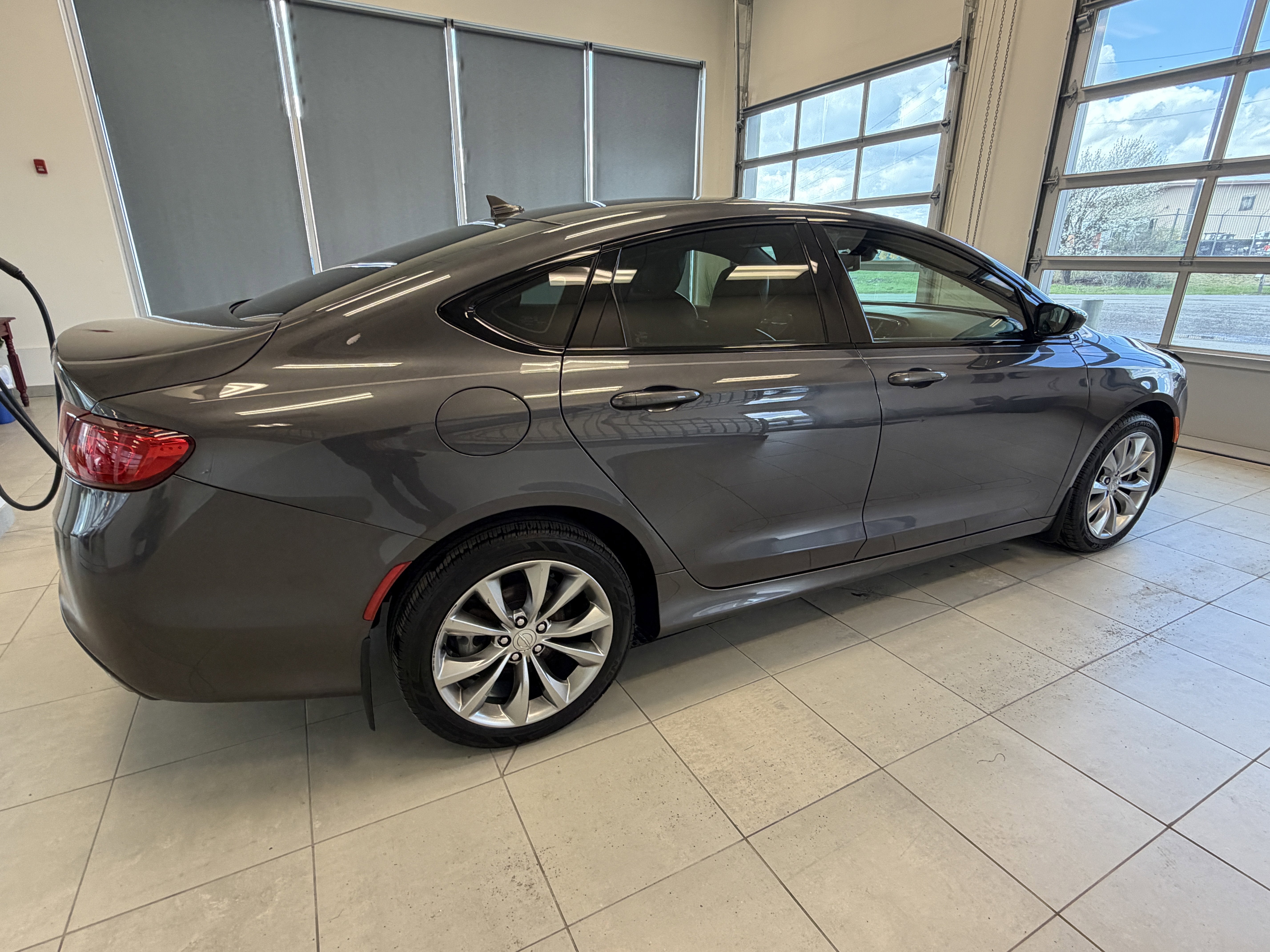 2016 Chrysler 200 S