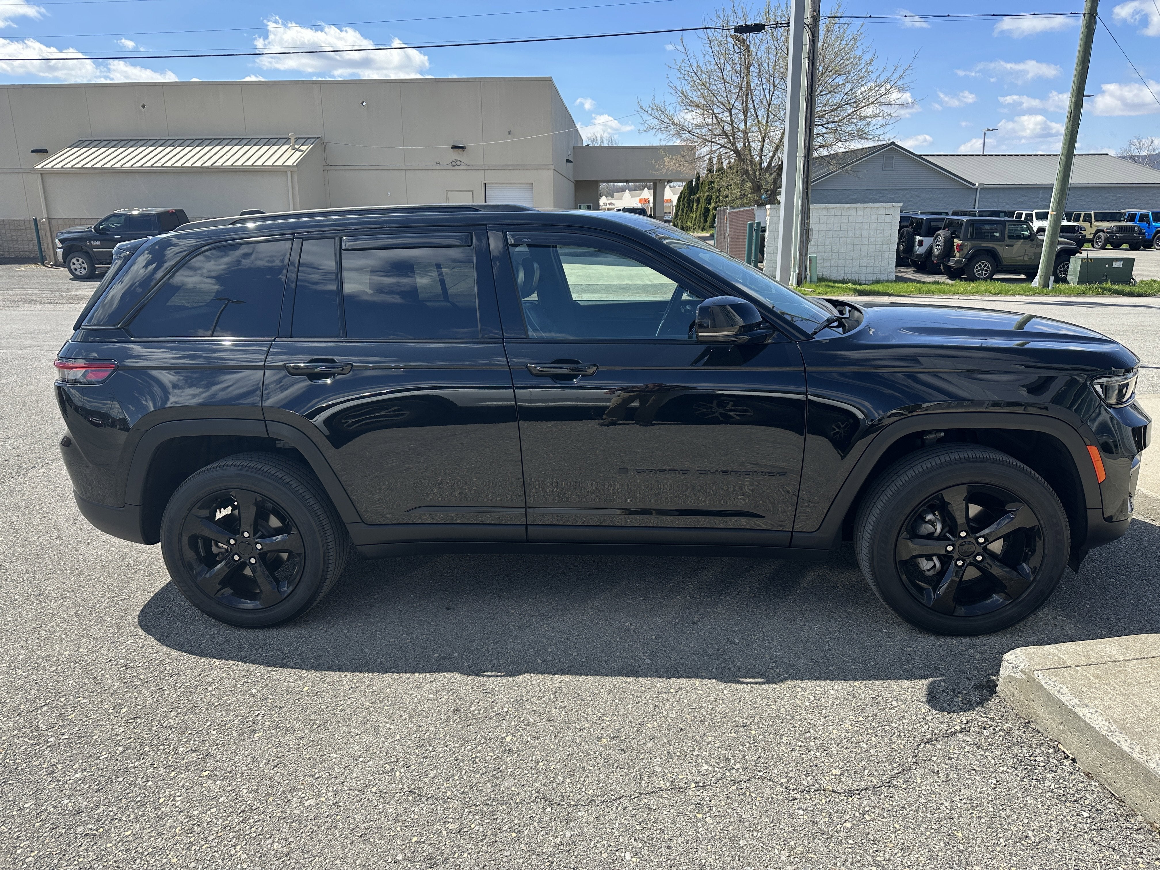 2024 Jeep Grand Cherokee Altitude