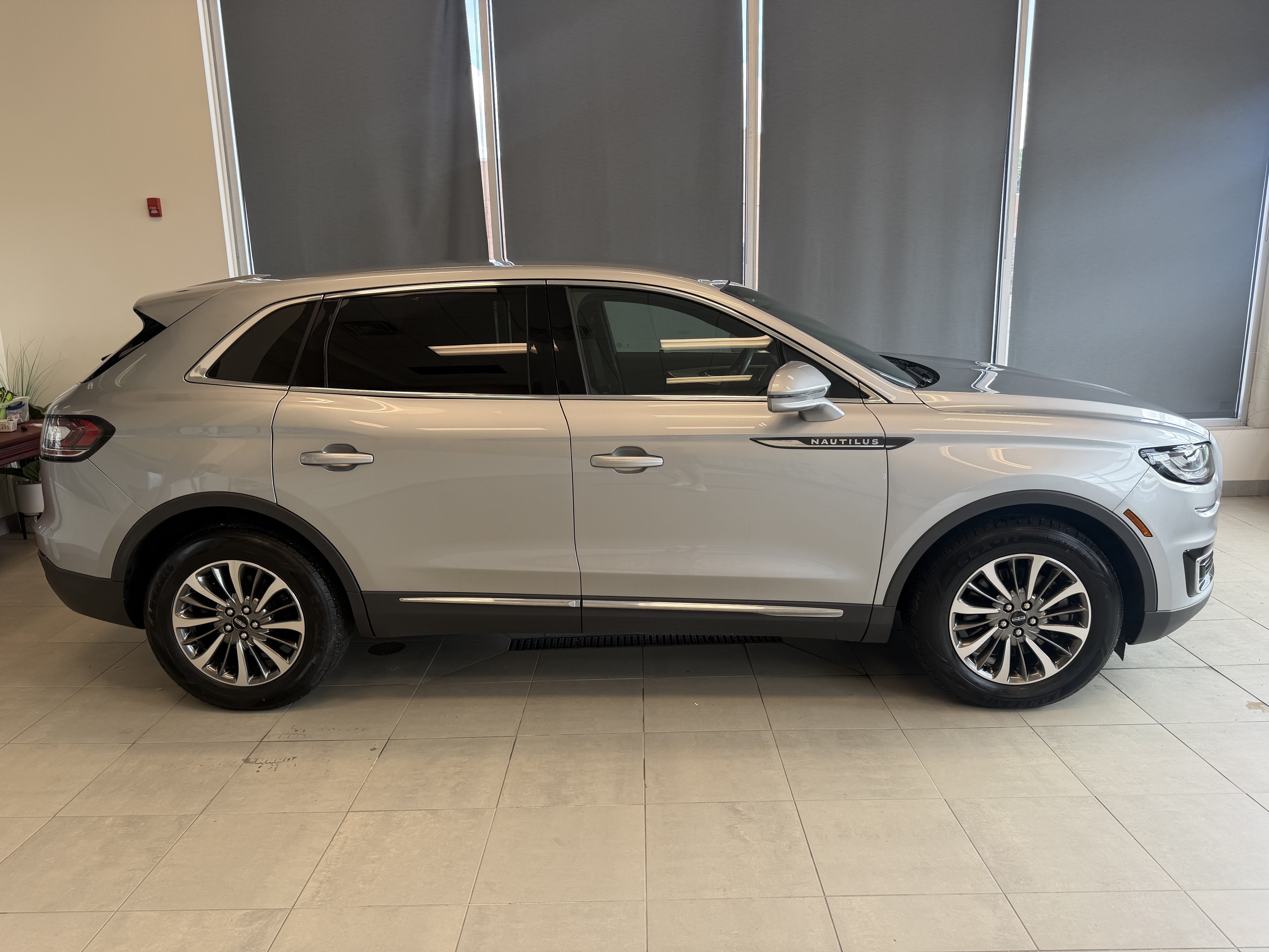 2020 Lincoln Nautilus Standard