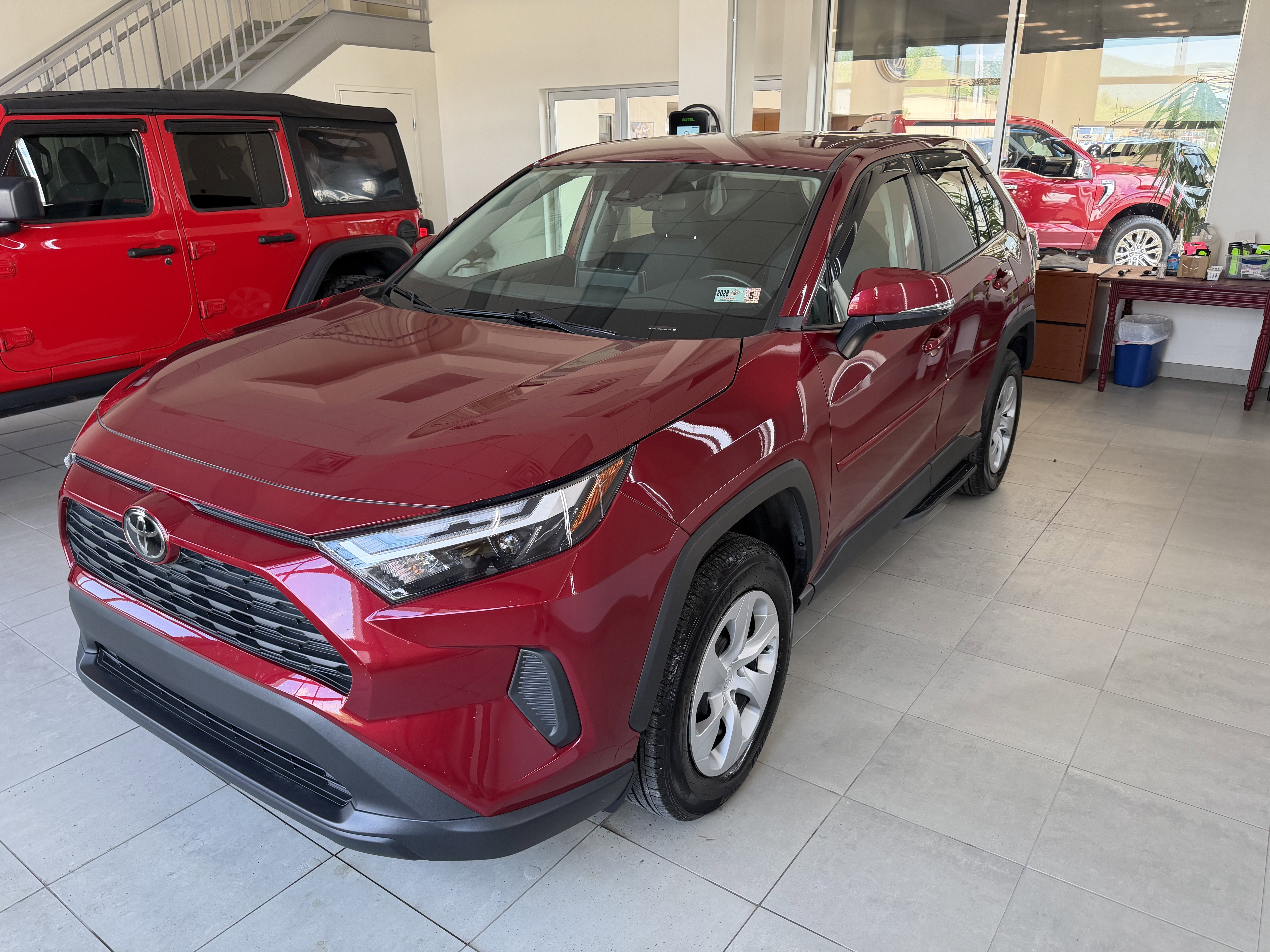 2024 Toyota RAV4 LE