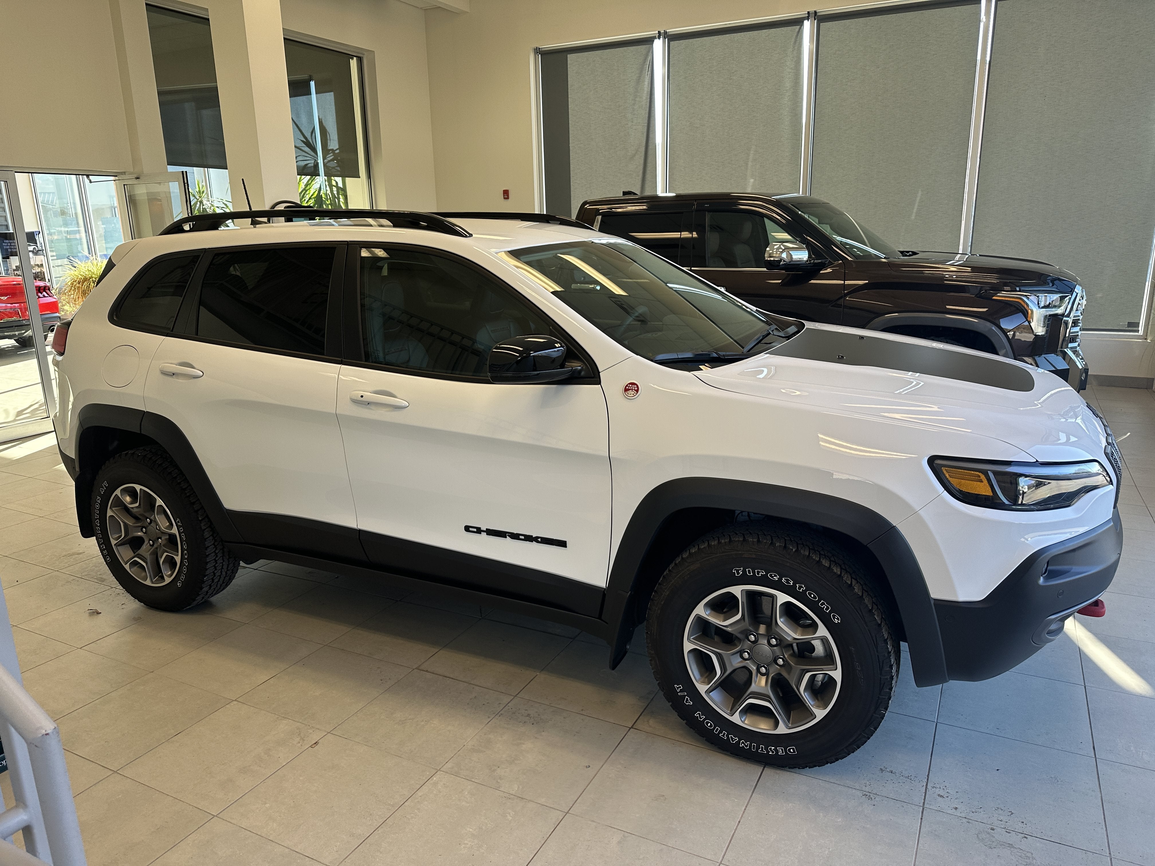 2023 Jeep Cherokee Trailhawk
