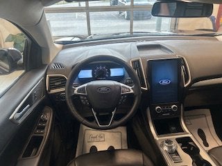 2022 Ford Edge Base